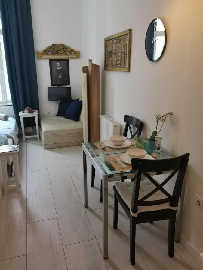 Tiny Apartment In City Center ซาเกร็บ ภายนอก รูปภาพ